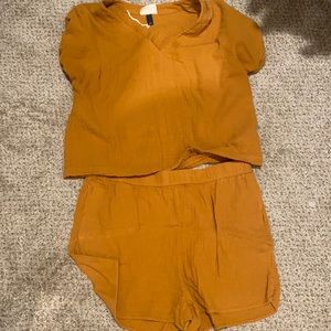 Mustard Linen Matching Set